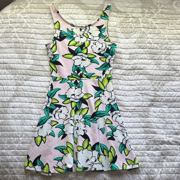Divided Floral Dress in Pink and Green - Picture 1 of 2